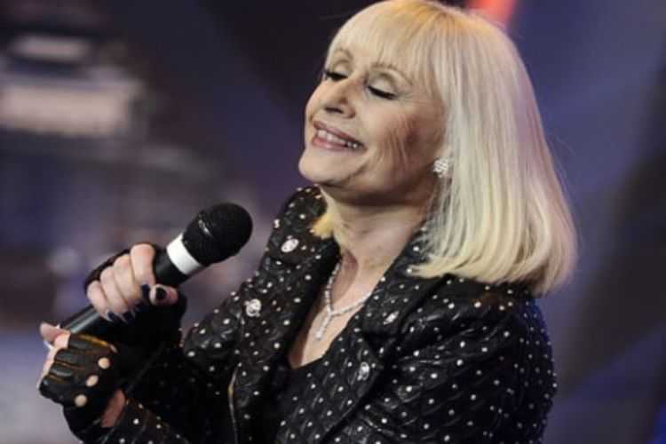 Рафаэлла карра и ее судьба. почему певица так и не стала мамой