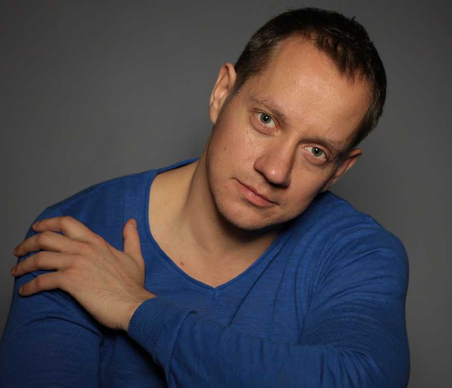 Сергей рудзевич метил в авиацию, а стал актером