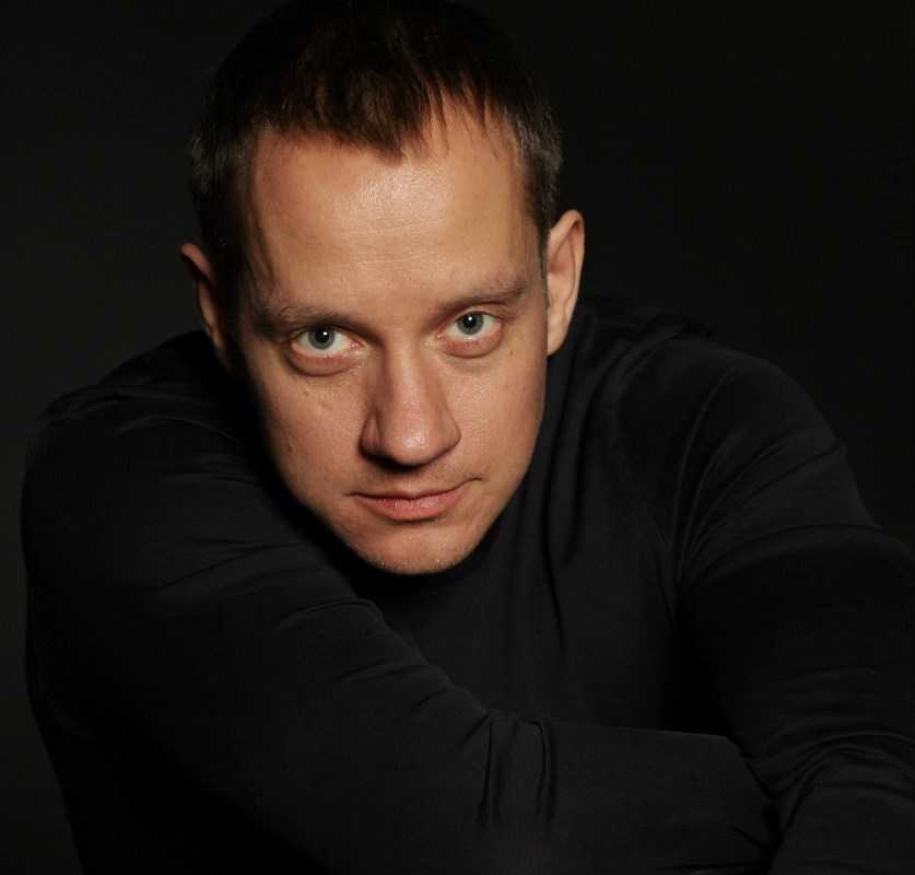 Сергей рудзевич метил в авиацию, а стал актером