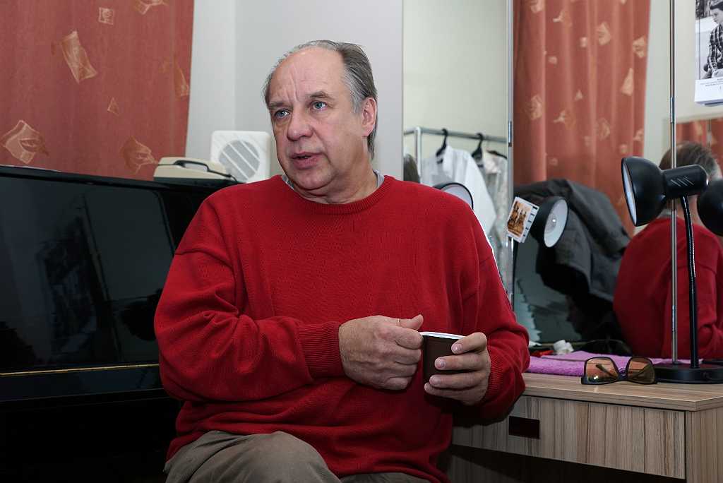 Биография александра феклистова: от молодого человека до президента