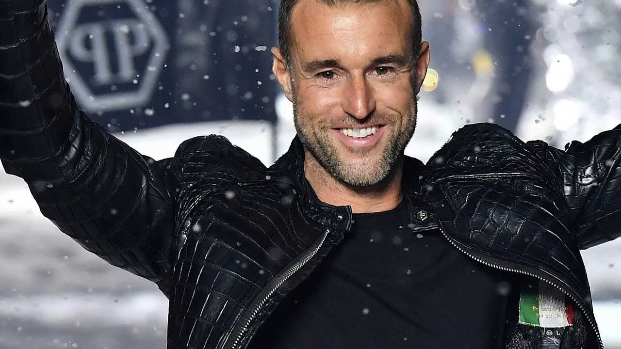 Золотые вертолеты и джерси с кристаллами swarovski. пляйн посвятил показ кобе и нарвался на мощную критику