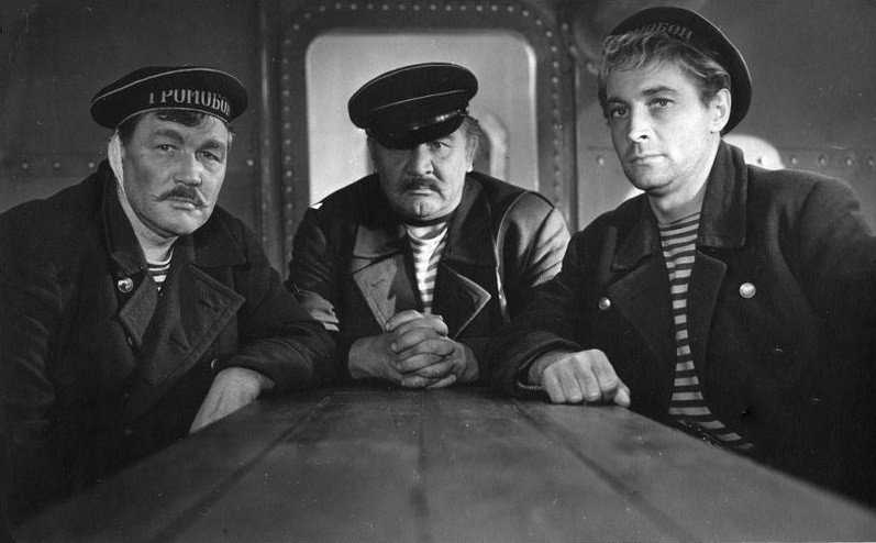 Оптимистическая трагедия (фильм, 1963), сюжет, создатели фильма, в ролях:, съёмочная группа: