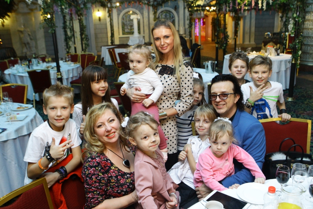 Всё про советского и российского певца Романа Жукова