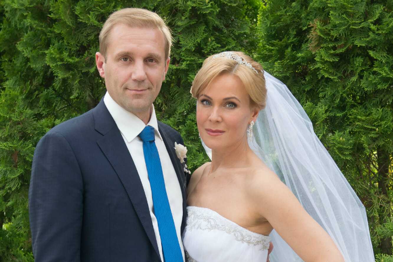 Алексей гуськов счастлив в браке 33 года: как выглядят жена и дети актера