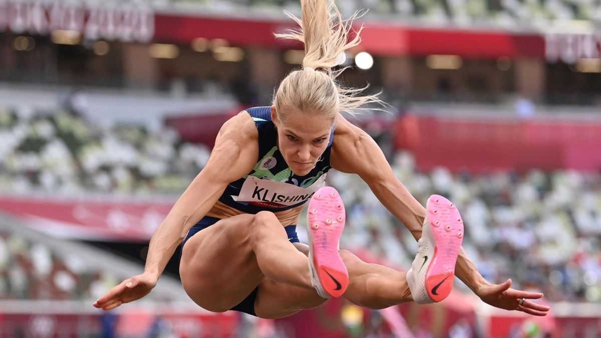Дарья клишина / darya klishina - наприседала