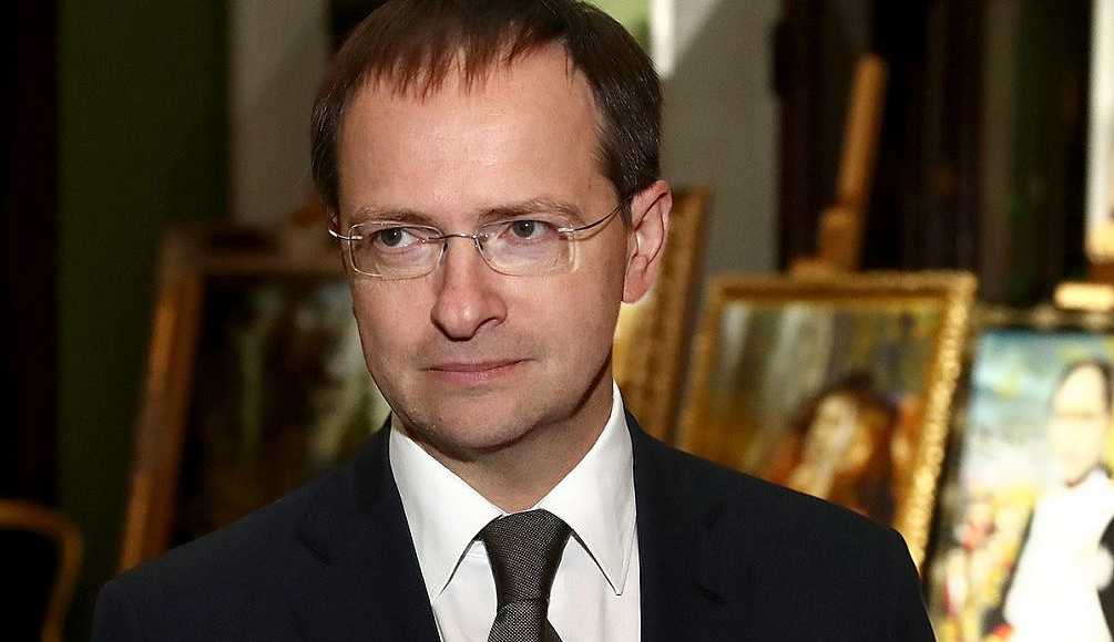 Владимир мединский: биография и личная жизнь, жена, рост и вес, карьера и успех, вк и фото